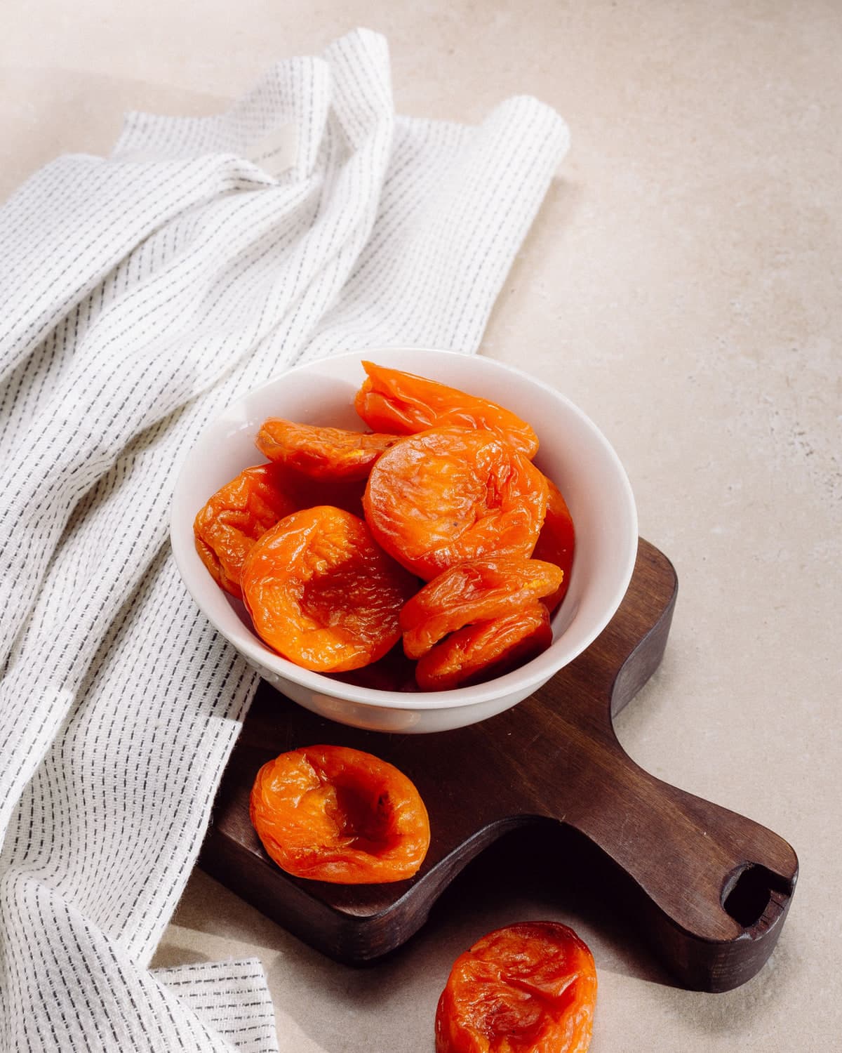 BM Turkish dried apricots in a white bowl